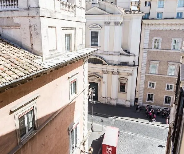 Sunny Navona Square Apartament